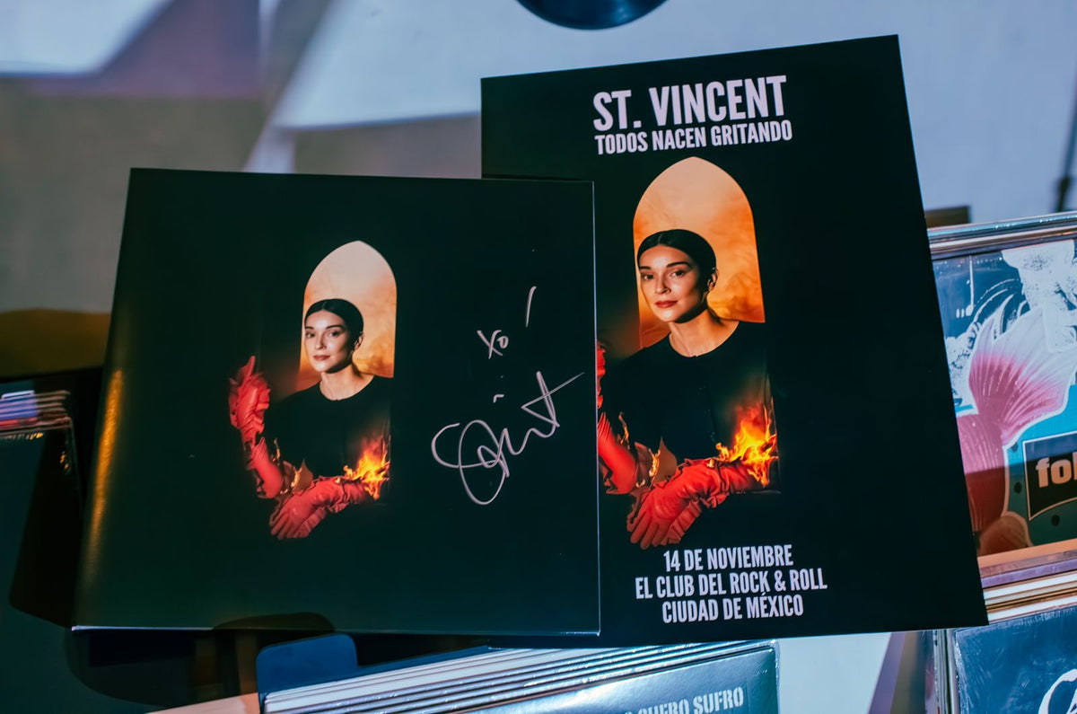 St Vincent - Todos Nacen Gritando: LP Rosa Autografiado + Póster